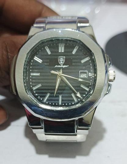 A Luxury Stainless Steel Watch is more than just a timepiece — it's a statement of style, craftsmanship, and sophistication.